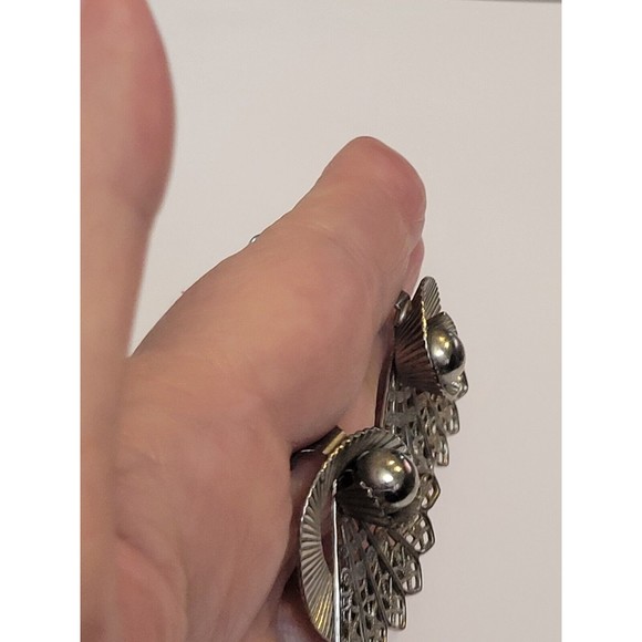 Vintage Modernist Fan Swirl Silver Tone Clip on Earrings Classic MCM 1950's - Picture 8 of 9
